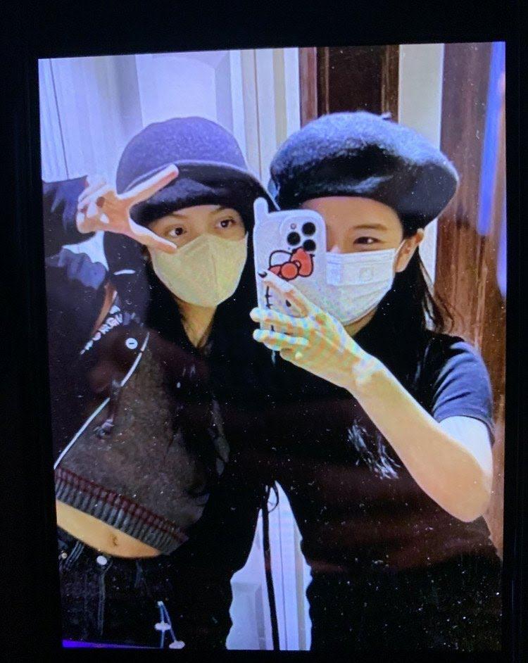 Hacker leak ảnh hẹn hò của Jennie - V là nhân viên YG?-3