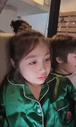 Ngỡ ngàng diện mạo trổ mã xuất sắc của 2 nhóc tỳ nhà Elly Trần-7