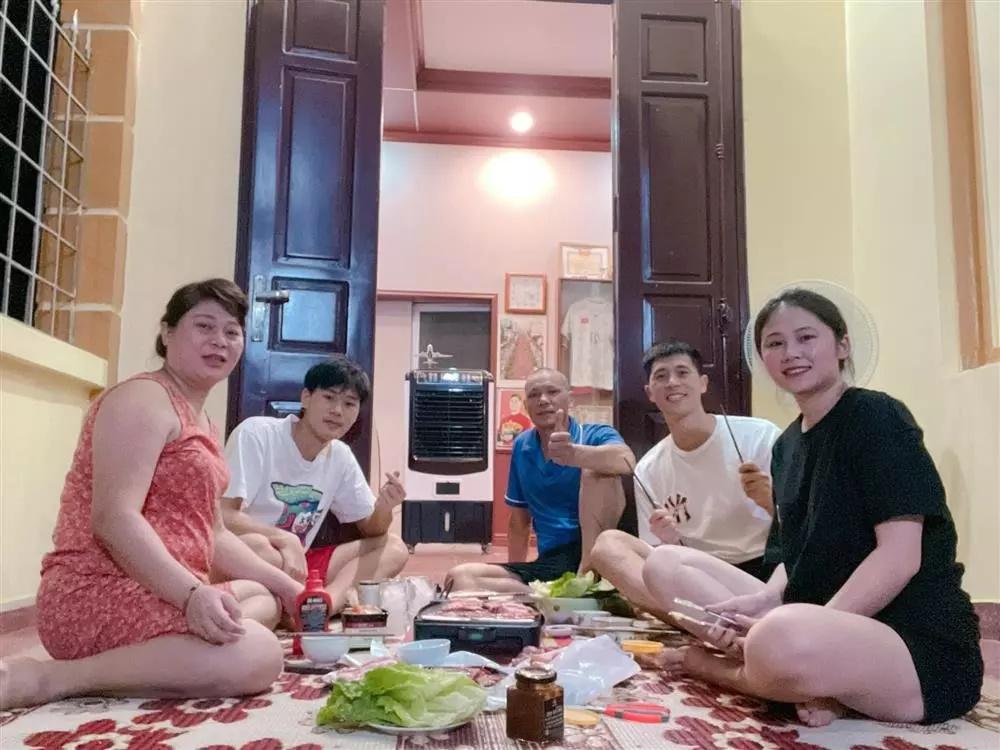 Đình Trọng và bồ hơn tuổi sau 3 tháng làm đám hỏi bí mật-6