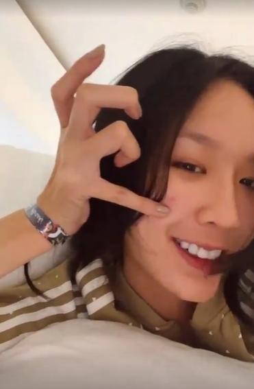 Á hậu Bảo Ngọc nổi mụn, khoe vali toàn đồ ăn tại Miss Intercontinental-1