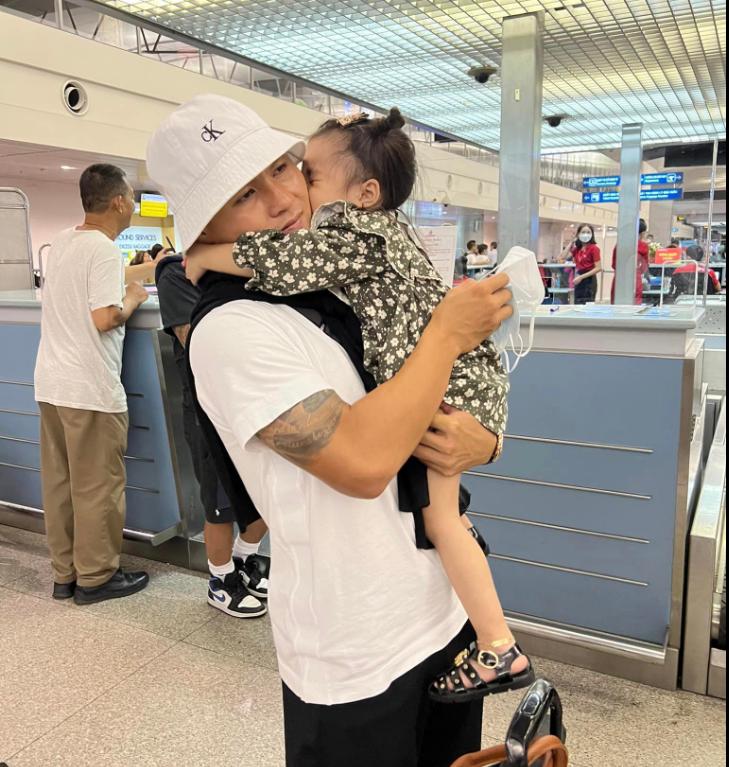 Chị dâu hé lộ khoảnh khắc đặc biệt về Quang Hải-3