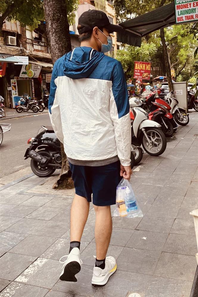 Đồng nghiệp hé lộ về Kiều Minh Tuấn: Hở là cầm bịch thuốc-2