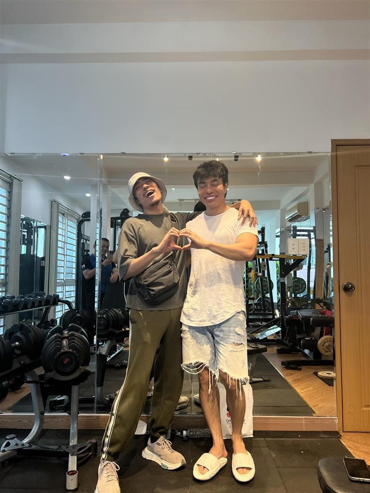 Đồng nghiệp hé lộ về Kiều Minh Tuấn: Hở là cầm bịch thuốc-5