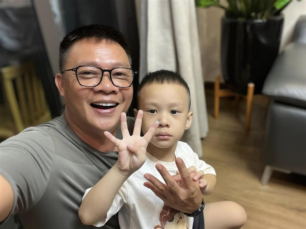 Sếp lớn VTV khoe hôn nhân viên mãn bên vợ CEO vừa giỏi vừa giàu-3