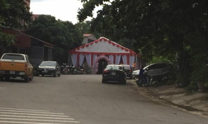 Dở khóc dở cười các màn dựng rạp khiến người qua đường nóng mắt-4