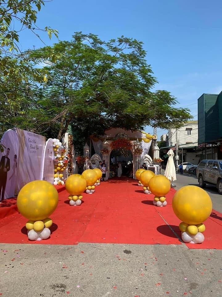 Dở khóc dở cười các màn dựng rạp khiến người qua đường nóng mắt-9