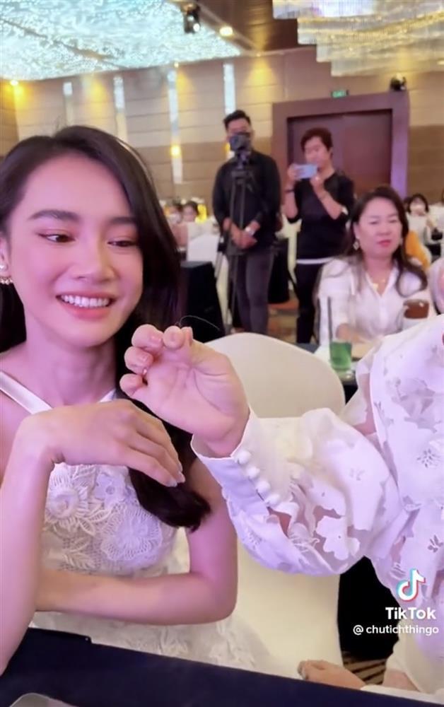 Nhã Phương lộ tóc bạc ở tuổi 32-3