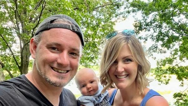 Vừa ly hôn, người phụ nữ yêu anh chàng tàn tật vì một câu kỳ lạ-3