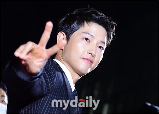 Cận cảnh ngoại hình không tuổi của Song Joong Ki-1