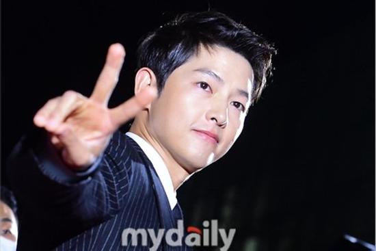 Cận cảnh ngoại hình 'không tuổi' của Song Joong Ki