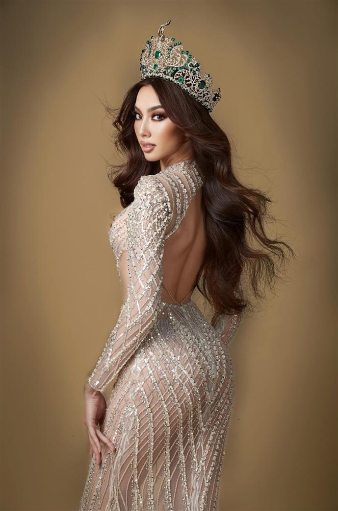 Ê-kíp làm ảnh Thùy Tiên cẩu thả, vương miện mới biến dạng-6