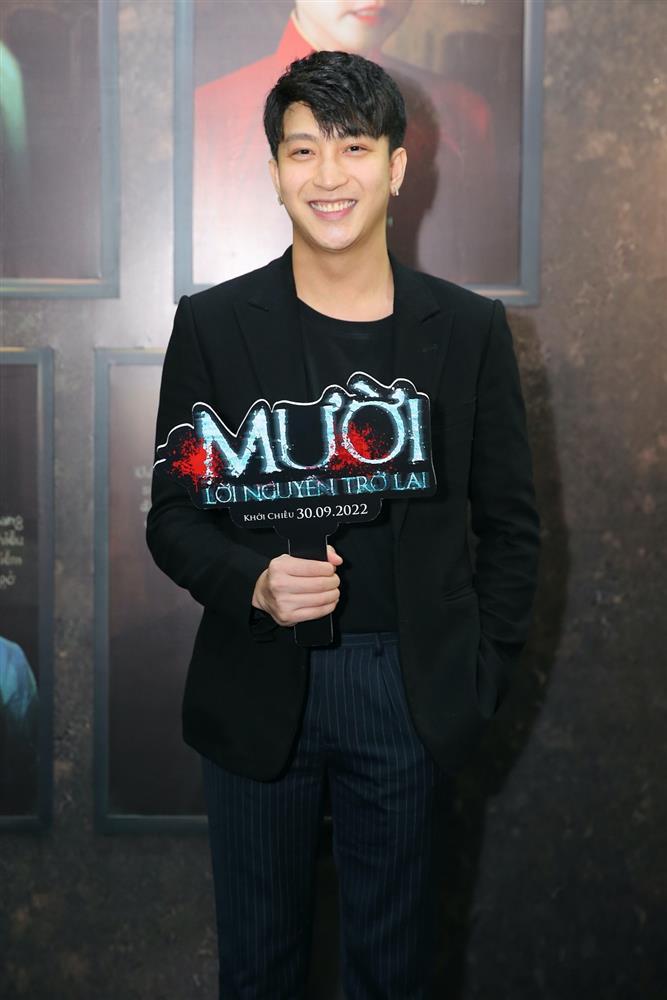 Chi Pu đỏ rực giữa dàn sao Việt trên thảm đỏ phim kinh dị-18