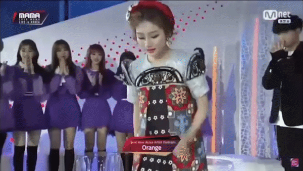 Orange đứng cùng sân khấu với nữ hoàng nhạc phim Baek Ji Young-5