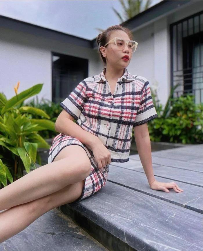 Bà xã Cường Đôla diện set đồ gần 100 triệu đưa con gái đi chơi-8