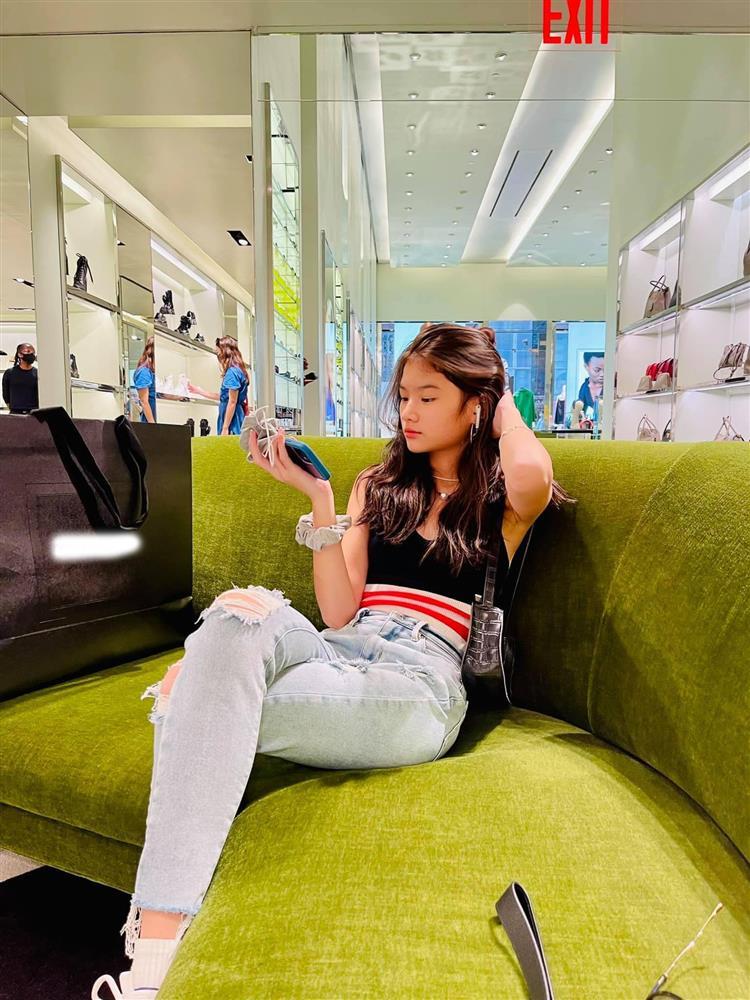 Con gái cosplay Trương Ngọc Ánh thời trẻ, thần thái y chang mẹ-12