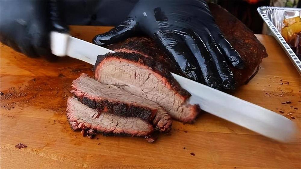 Món thịt lợn bốc mùi treo trên xà 53 năm, chỉ dùng chiêu đãi khách VIP-4