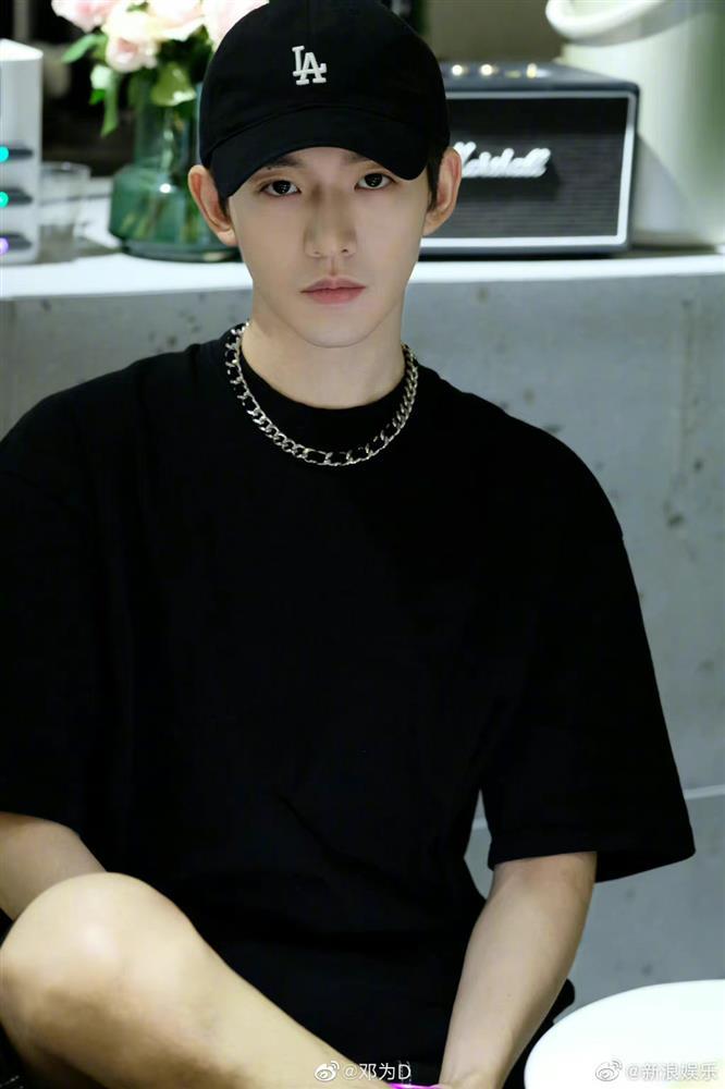 Sao nam Cbiz gây tranh cãi vì kém tiếng nhưng bệnh ngôi sao-4