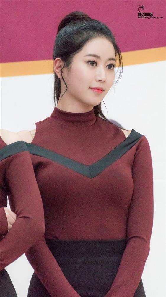 Đi hát quá flop, 4 idol Kpop chuyển sang làm TikToker lại hot bất ngờ-3