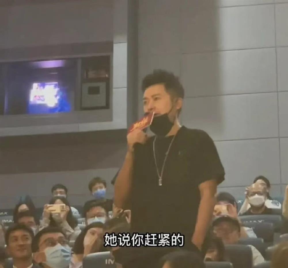 Công Tôn Sách Nhậm Tuyền điển trai ngời ngời tuổi 49-3