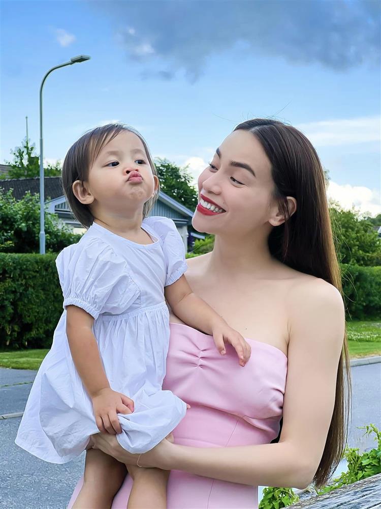 Ái nữ nhà Hồ Ngọc Hà đã đánh được đàn guitar điệu nghệ-2