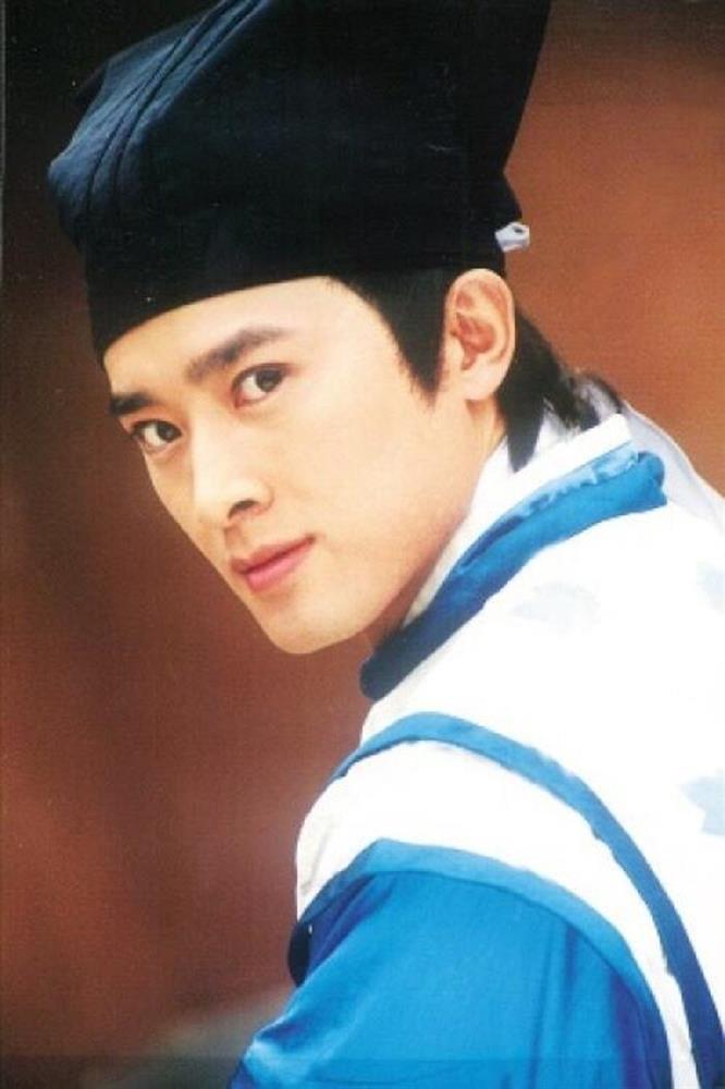 Công Tôn Sách Nhậm Tuyền điển trai ngời ngời tuổi 49-6