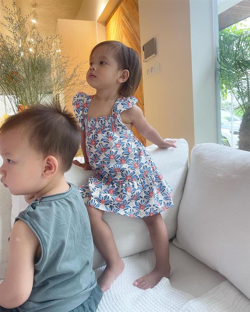 Con gái Hồ Ngọc Hà nói tiếng Anh hay, có nét tính cách bà bèo-8