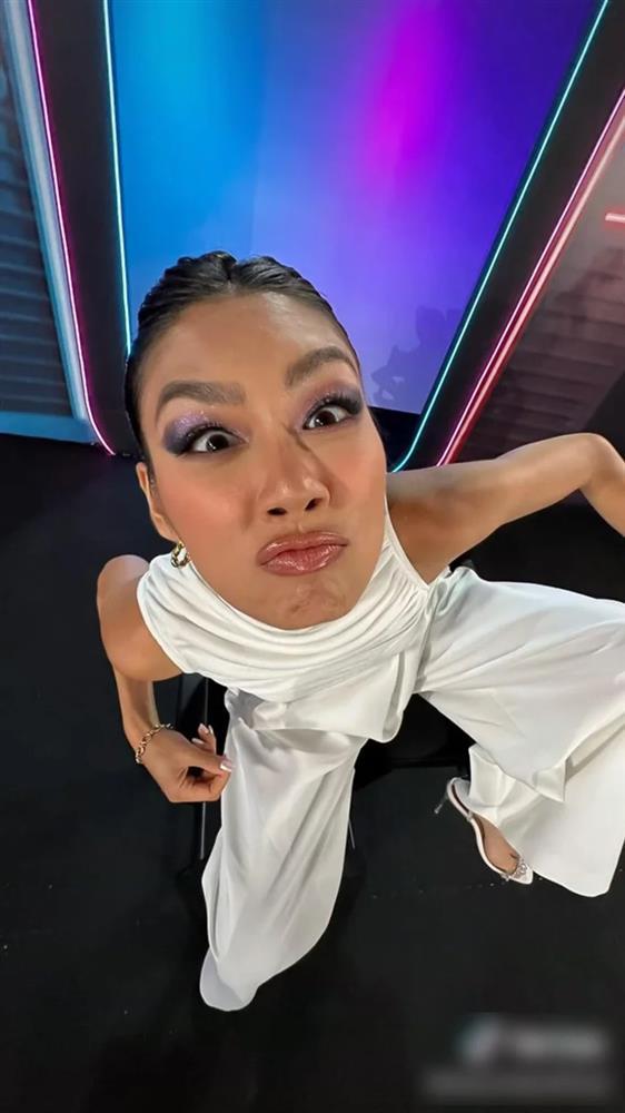 Á hậu Thảo Nhi đu trend chụp ảnh lố: Đã hài hước xin đừng đẹp!-3