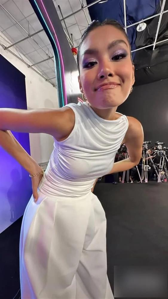 Á hậu Thảo Nhi đu trend chụp ảnh lố: Đã hài hước xin đừng đẹp!-4