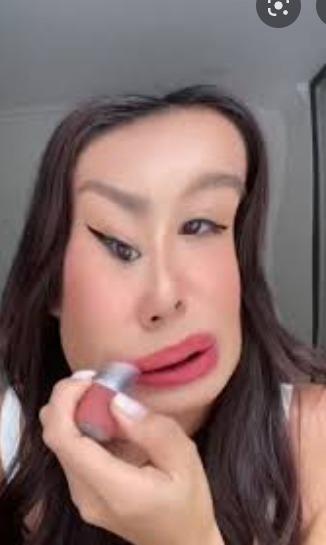 Á hậu Thảo Nhi đu trend chụp ảnh lố: Đã hài hước xin đừng đẹp!-6