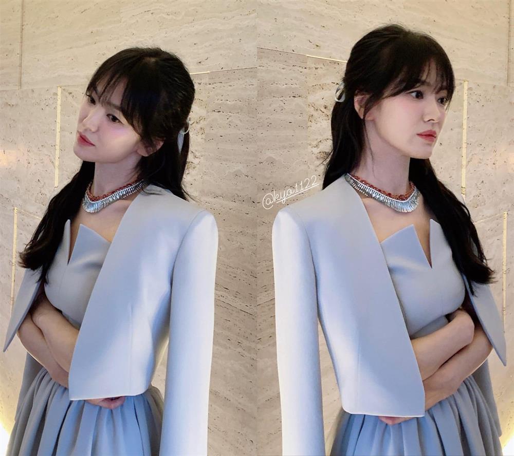 Song Hye Kyo để tóc hack tuổi, xinh như công chúa-4