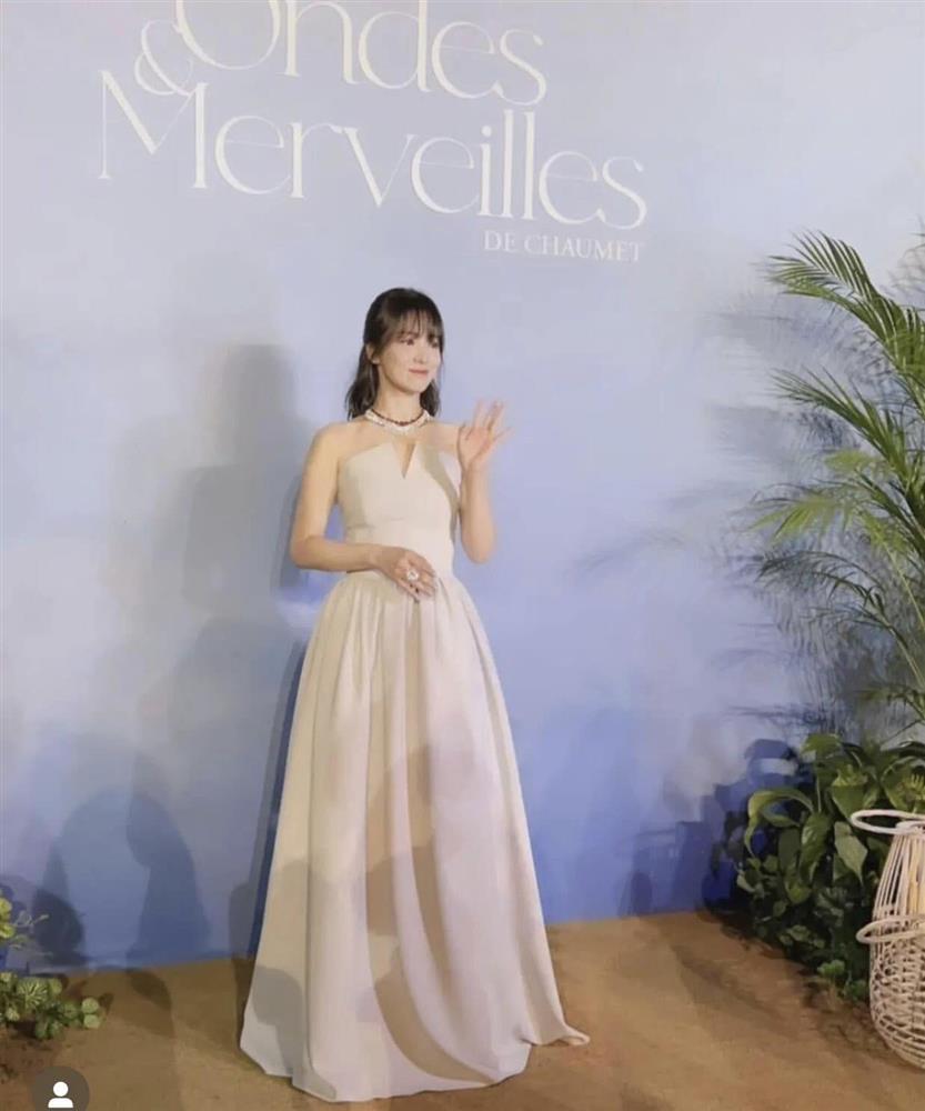 Song Hye Kyo để tóc hack tuổi, xinh như công chúa-6