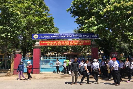 Nam sinh lớp 10 ở Huế cầm dao rượt chém bạn trong giờ ra chơi