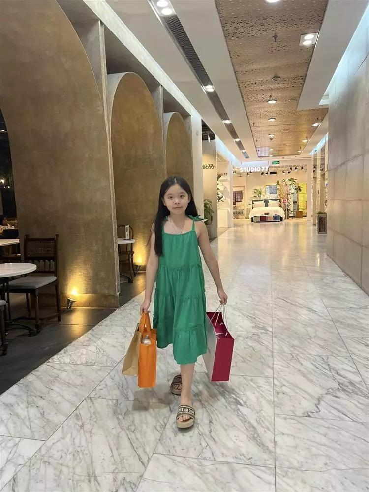 Con gái Phương Trinh Jolie bị dìm vẫn yêu qua ống kính Lý Bình-8