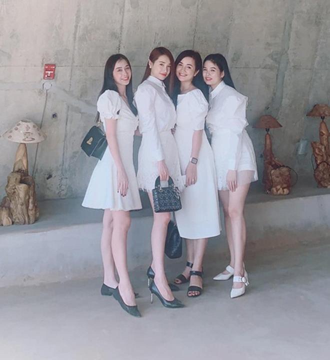 Nhan sắc 4 chị em nhà vợ Trường Giang hot nhất nhì Đắk Lắk-3