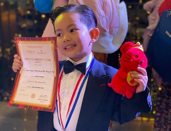 Con nhà nòi dàn sao Việt: 5 tuổi lập kỷ lục, 7 tuổi đạt huy chương-5