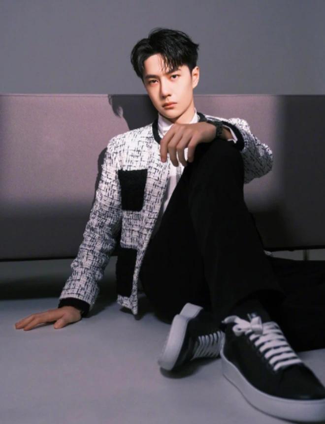 Vương Nhất Bác gặp xui, Tiêu Chiến tung hậu trường phim mới-2