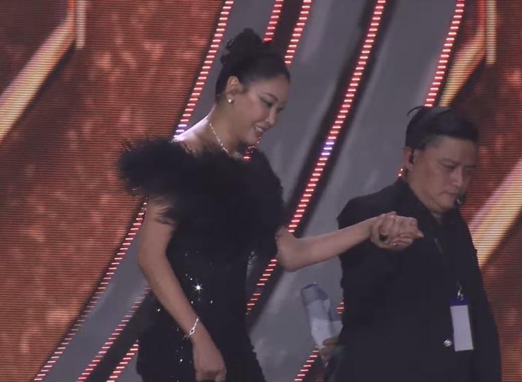 Hà Kiều Anh ngã đau trên sân khấu chung kết Miss Grand Vietnam-5