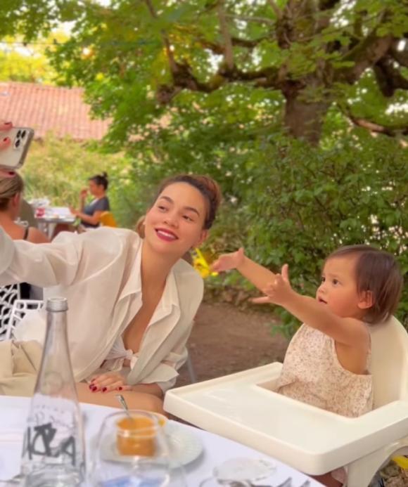 Hà Hồ khoe cảnh chill cùng các con ngày cuối tuần-3