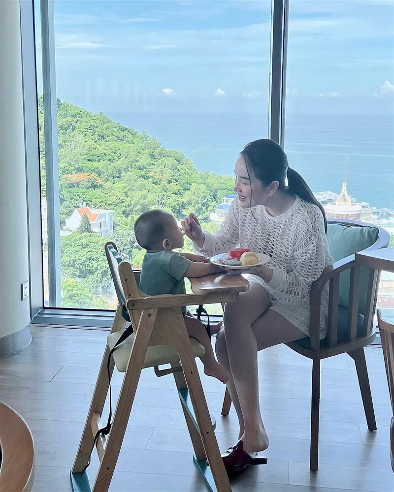 Bảo Thy lo lắng khi quý tử ăn ngủ kém-1