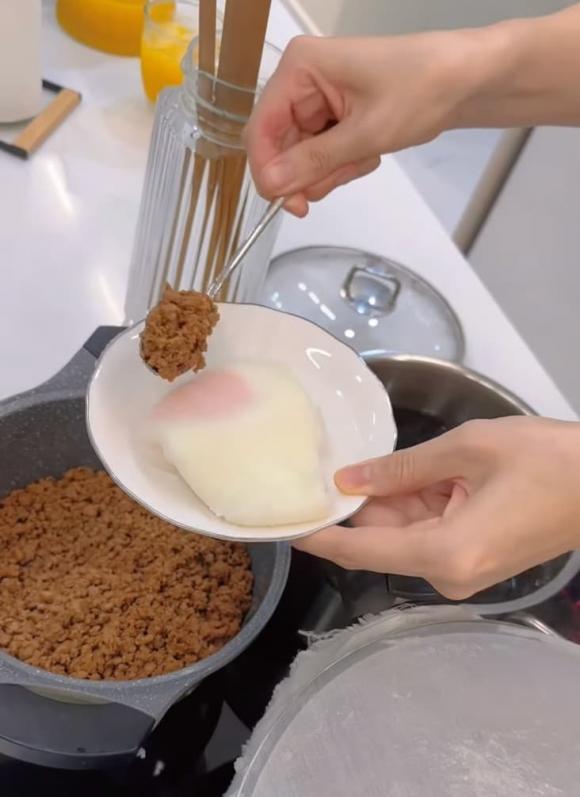 Đàm Thu Trang hóa gái đảm, mặt mộc 0% son phấn chiếm spotlight-4