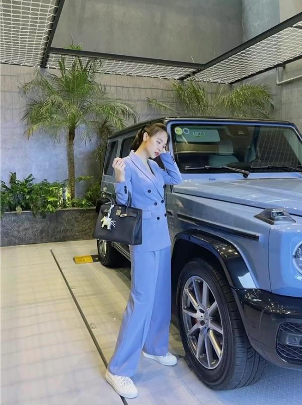 Đàm Thu Trang hóa gái đảm, mặt mộc 0% son phấn chiếm spotlight-12