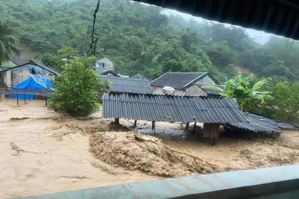 Bé gái 11 tuổi ở Phú Thọ bất ngờ mang thai được 7 tháng-2