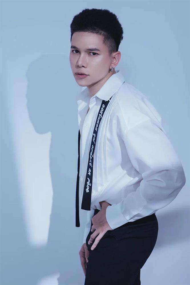 Những cuộc phẫu thuật thẩm mỹ ồn ào của showbiz Việt-4