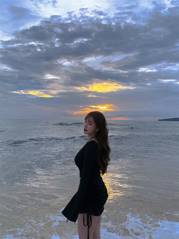 Bóng hồng Đồng Nai khiến Hoàng Đức theo đuổi 4 tháng không đổ-2