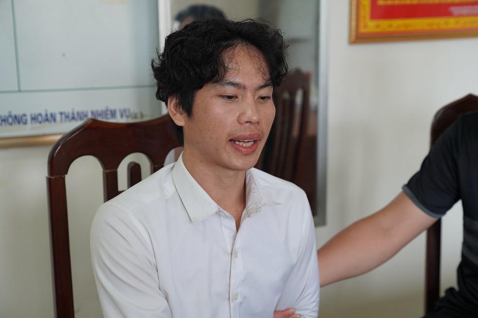 Thanh niên cầm dao tấn công, rạch mặt, cứa cổ Đại uý công an-1