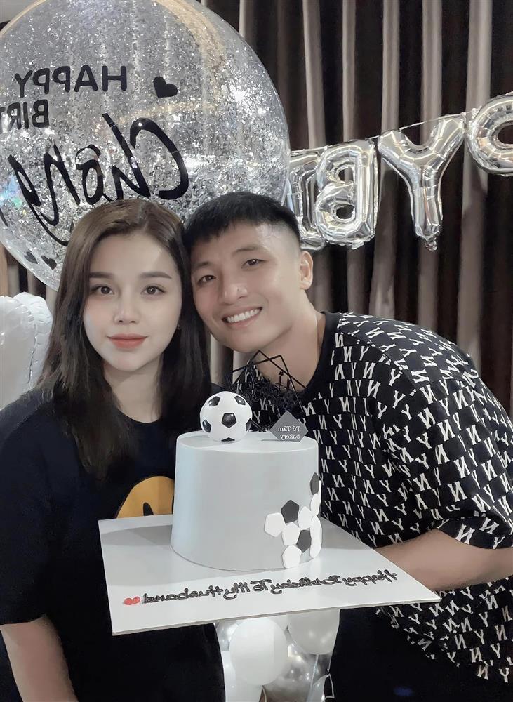 Vợ tiểu thư mở tiệc mừng Bùi Tiến Dũng trong tư gia xịn sò-2