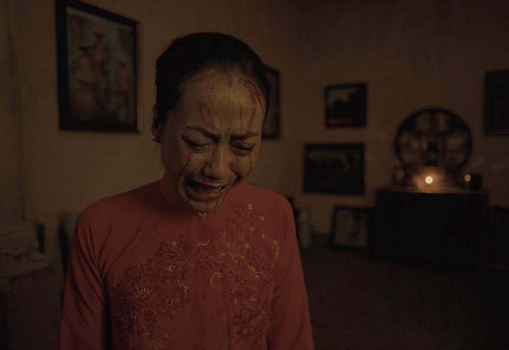 Hồng Ánh đọc nhiều tin tức về các vụ đánh ghen để nhập vai-7