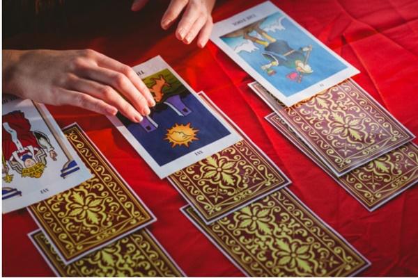 Bói bài Tarot hàng ngày - thứ Tư 4/10/2022: Chót lưỡi đầu môi-1