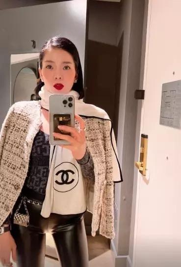 Lệ Quyên mặc lại áo gây tranh cãi check-in tượng Nữ thần tự do-9