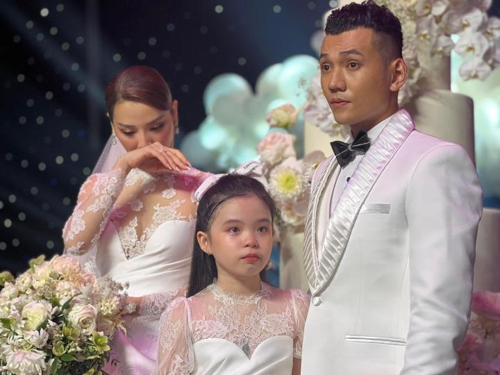 3 sao Việt bất ngờ công khai con ruột trong năm 2022-11